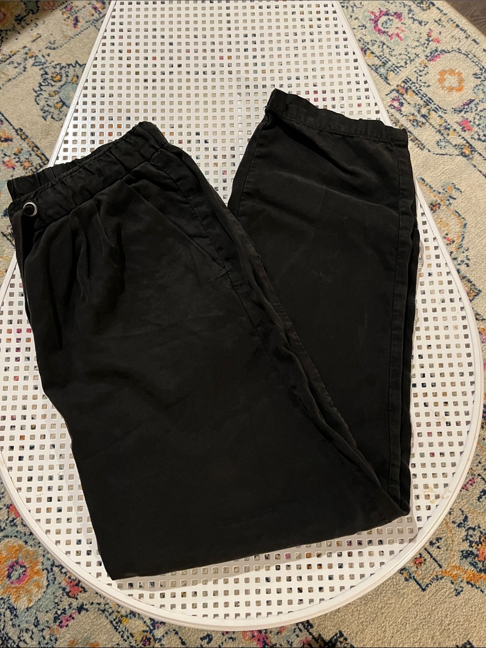 American Eagle Outfitters Black Cropped Women's Pants, size 6
